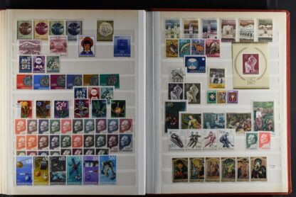 YUGOSLAVIA, FINE COLLECTION 1918-69 UNUSED WITH MANY BETTER IN  STOCK BOOK, MOSTLY NEVER HINGED <i>JUGOSLAWIEN, feine Sammlung 1918–1969 ungebraucht in Steckbuch, mit vielen besseren Ausgaben, meist postfrisch.</i> - Image 5