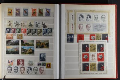 YUGOSLAVIA, FINE COLLECTION 1918-69 UNUSED WITH MANY BETTER IN  STOCK BOOK, MOSTLY NEVER HINGED <i>JUGOSLAWIEN, feine Sammlung 1918–1969 ungebraucht in Steckbuch, mit vielen besseren Ausgaben, meist postfrisch.</i> - Image 4