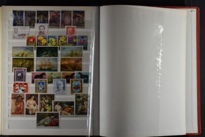 YUGOSLAVIA, FINE COLLECTION 1918-69 UNUSED WITH MANY BETTER IN  STOCK BOOK, MOSTLY NEVER HINGED <i>JUGOSLAWIEN, feine Sammlung 1918–1969 ungebraucht in Steckbuch, mit vielen besseren Ausgaben, meist postfrisch.</i> - Image 3