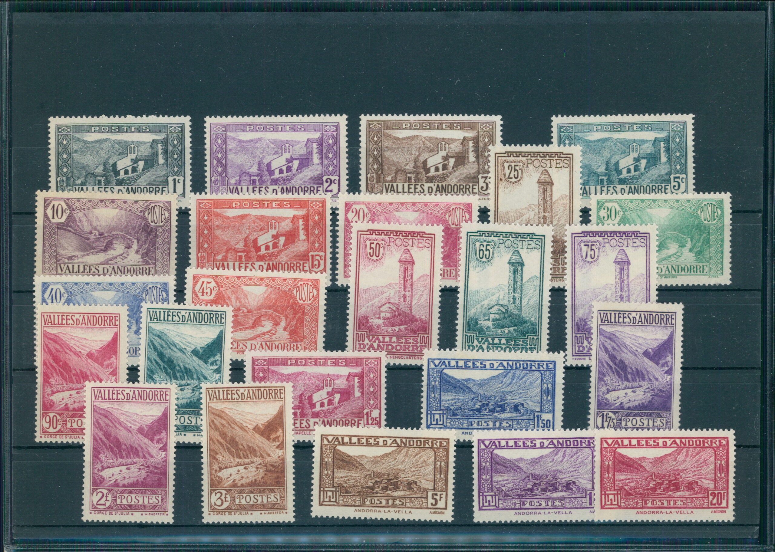 FRENCH ANDORRA, EXCELLENT GROUP <I>Französisch-Andorra – hervorragende Partie</I>