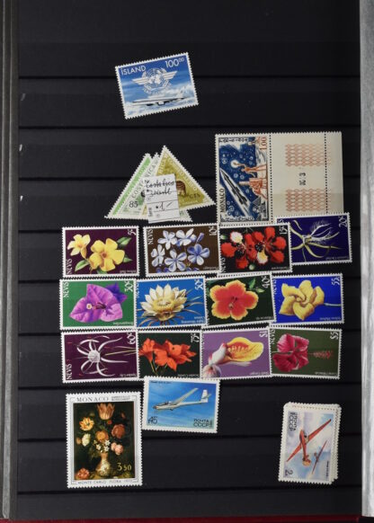 TWO STOCKBOOKS MOSTLY TOPICAL STAMPS AS IS / <i>Zwei Einsteckbücher mit meist thematischen Marken meist postfrisch, angeboten wie besehen</i> - Image 13