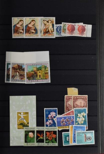 TWO STOCKBOOKS MOSTLY TOPICAL STAMPS AS IS / <i>Zwei Einsteckbücher mit meist thematischen Marken meist postfrisch, angeboten wie besehen</i> - Image 18