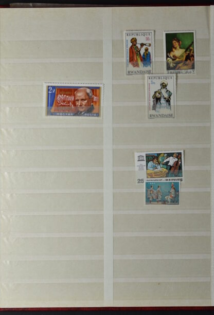 TWO STOCKBOOKS MOSTLY TOPICAL STAMPS AS IS / <i>Zwei Einsteckbücher mit meist thematischen Marken meist postfrisch, angeboten wie besehen</i> - Image 57
