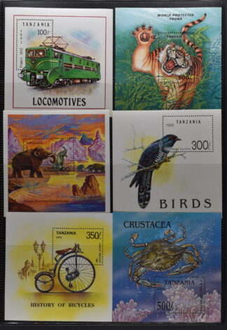 AFRICA ETC., COLLECTION 46 DIFFERENT SOUVENIR SHEETS, GOOD TOPICS MNH /<i>Afrika usw., Sammlung von 46 verschiedenen Blockausgaben, interessante Themen, postfrisch</i>